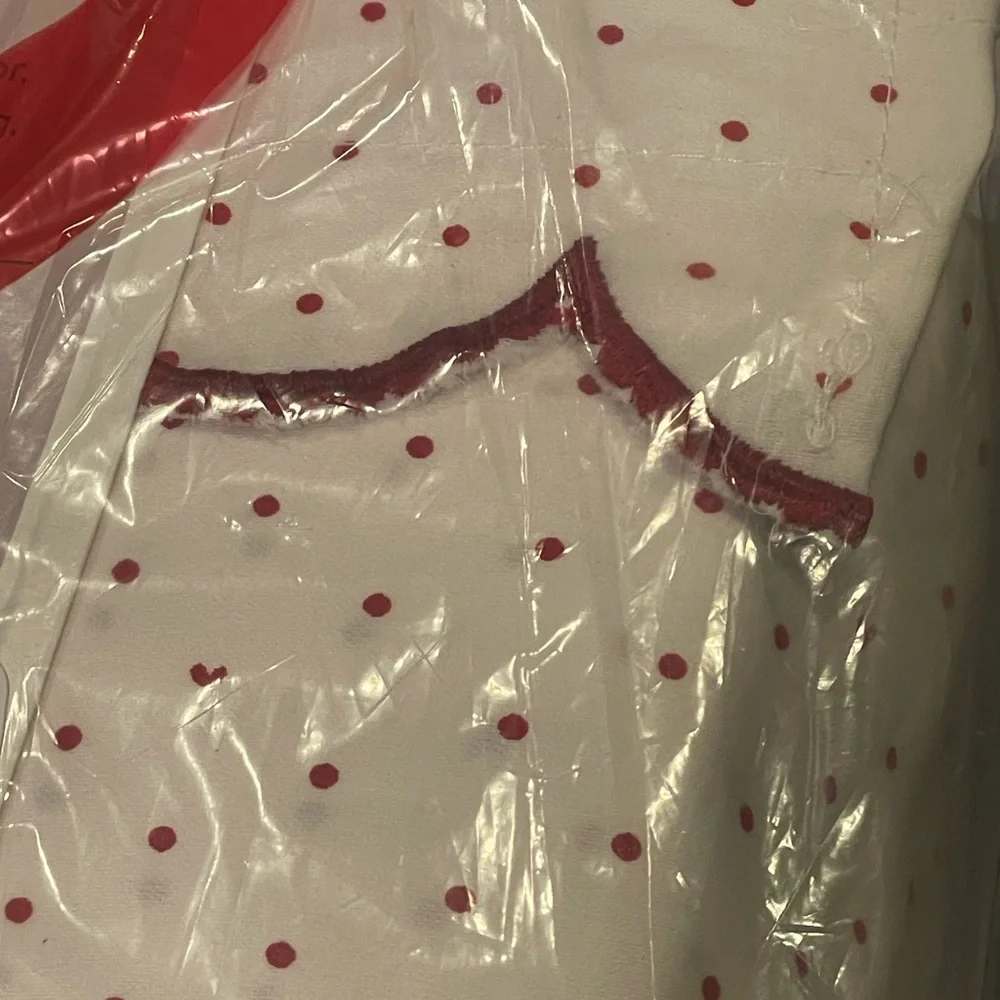 Twin/XL 400 Thread Count Sheet Set Ivory Printed Dot Red Scallop Hem - Threshold